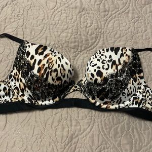 Victoria’s Secret very sexy push up bra